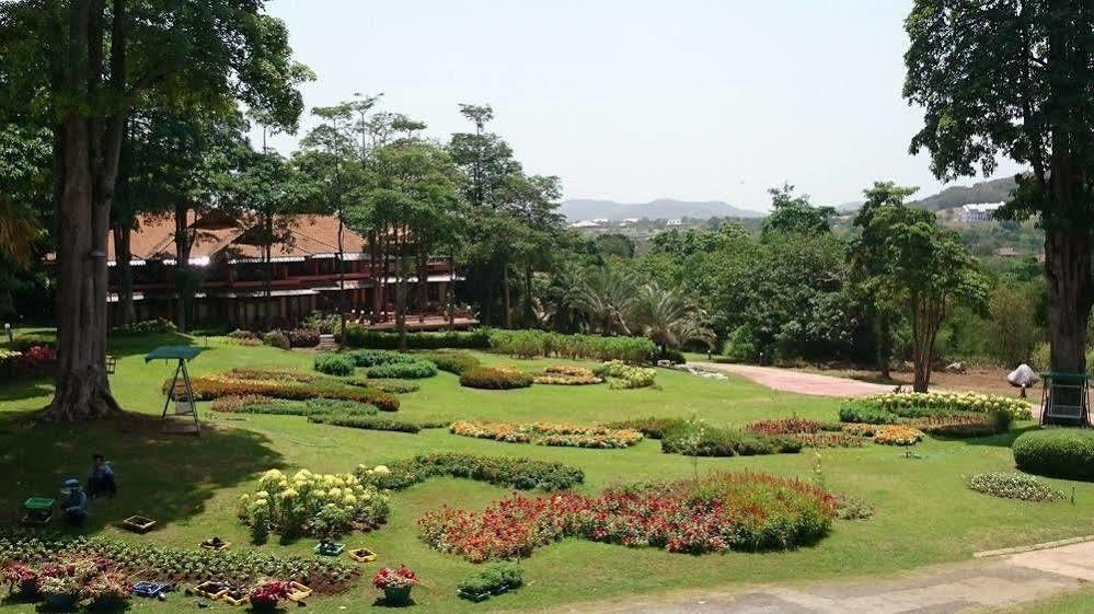 Arayana Phupimarn Resort & Spa Pak Chong Екстериор снимка